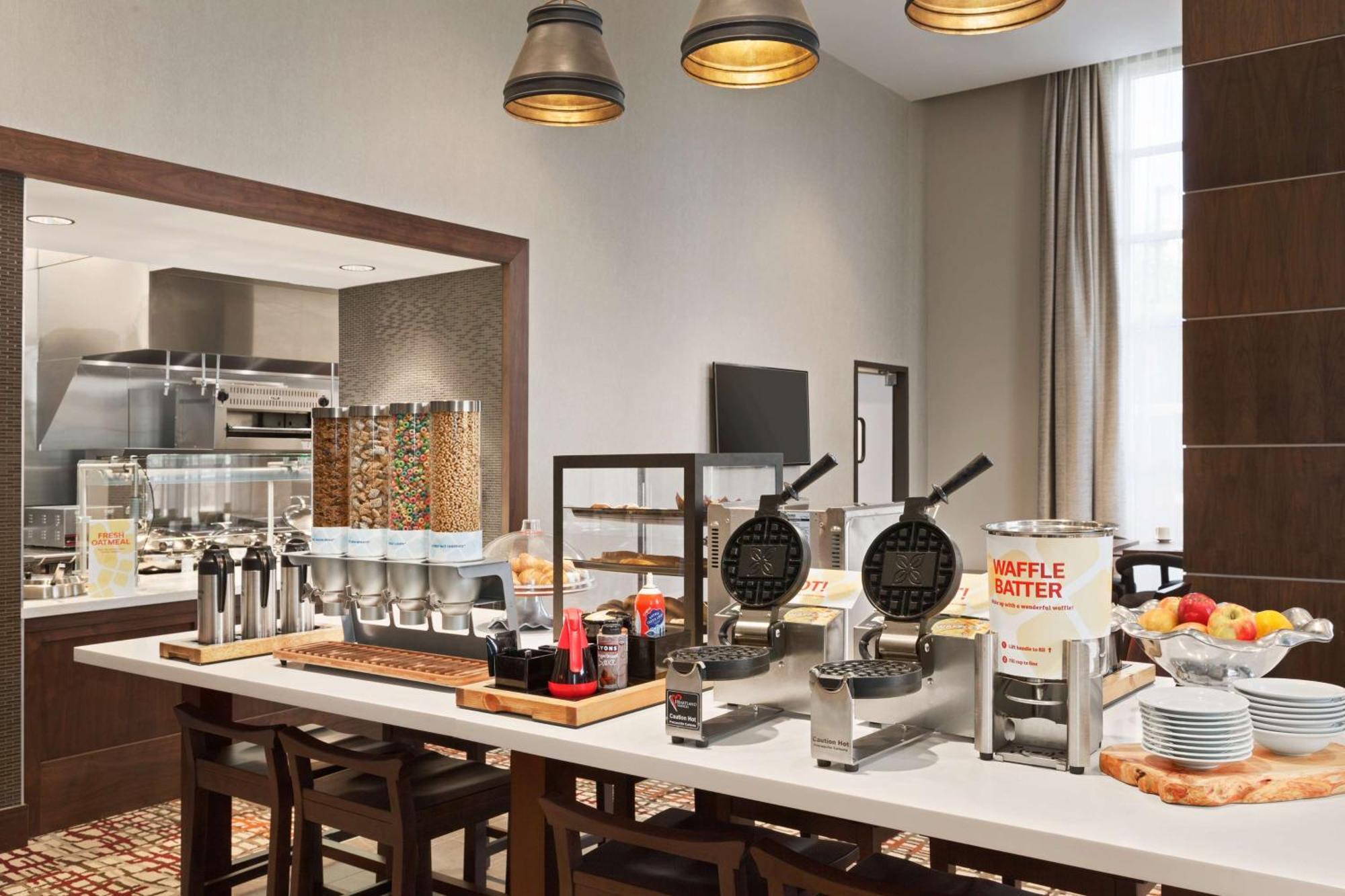 Hilton Garden Inn Charlotte Southpark Екстериор снимка