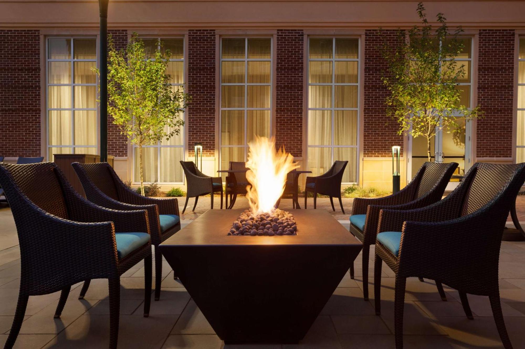 Hilton Garden Inn Charlotte Southpark Екстериор снимка